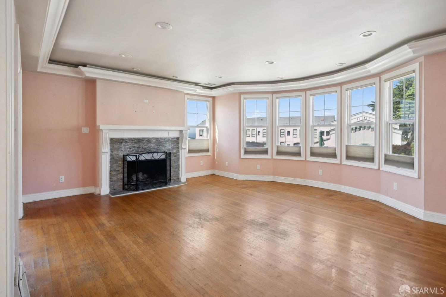 Detail Gallery Image 4 of 20 For 25 Claremont Blvd, San Francisco,  CA 94127 - 2 Beds | 1/1 Baths