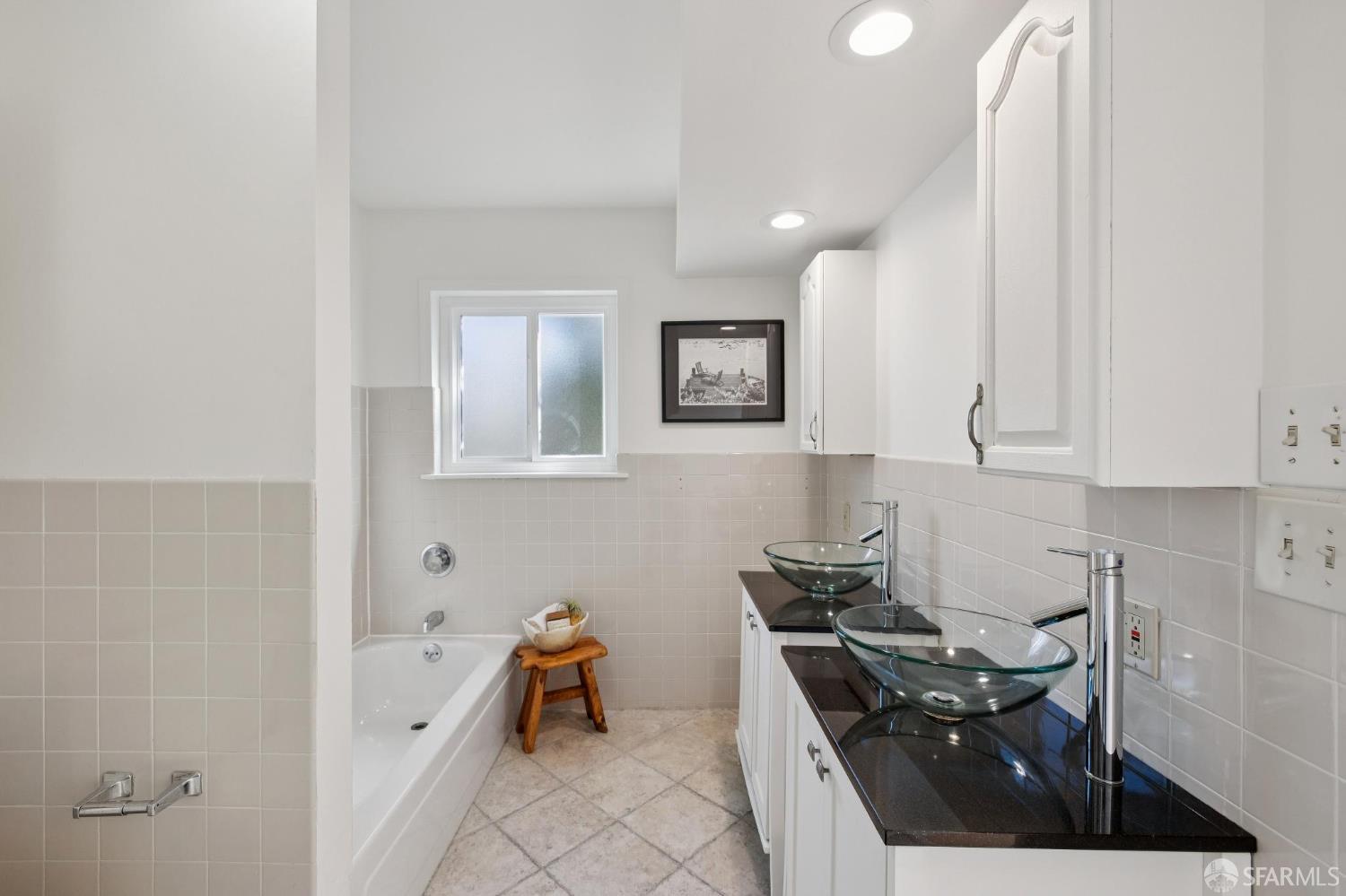 Detail Gallery Image 32 of 53 For 528 Monterey Rd, Pacifica,  CA 94044 - 3 Beds | 2/1 Baths