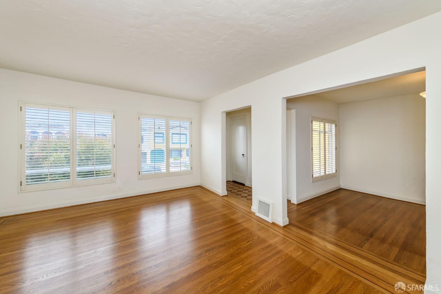 Detail Gallery Image 4 of 14 For 2254 30th Ave, San Francisco,  CA 94116 - 2 Beds | 1 Baths