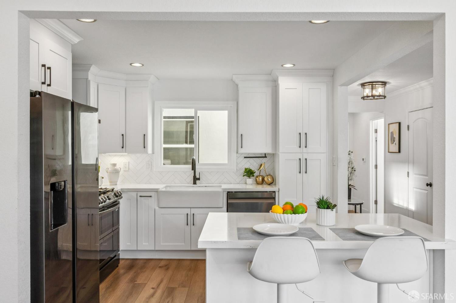 Detail Gallery Image 8 of 36 For 668 Orange St, Daly City,  CA 94014 - 3 Beds | 2 Baths