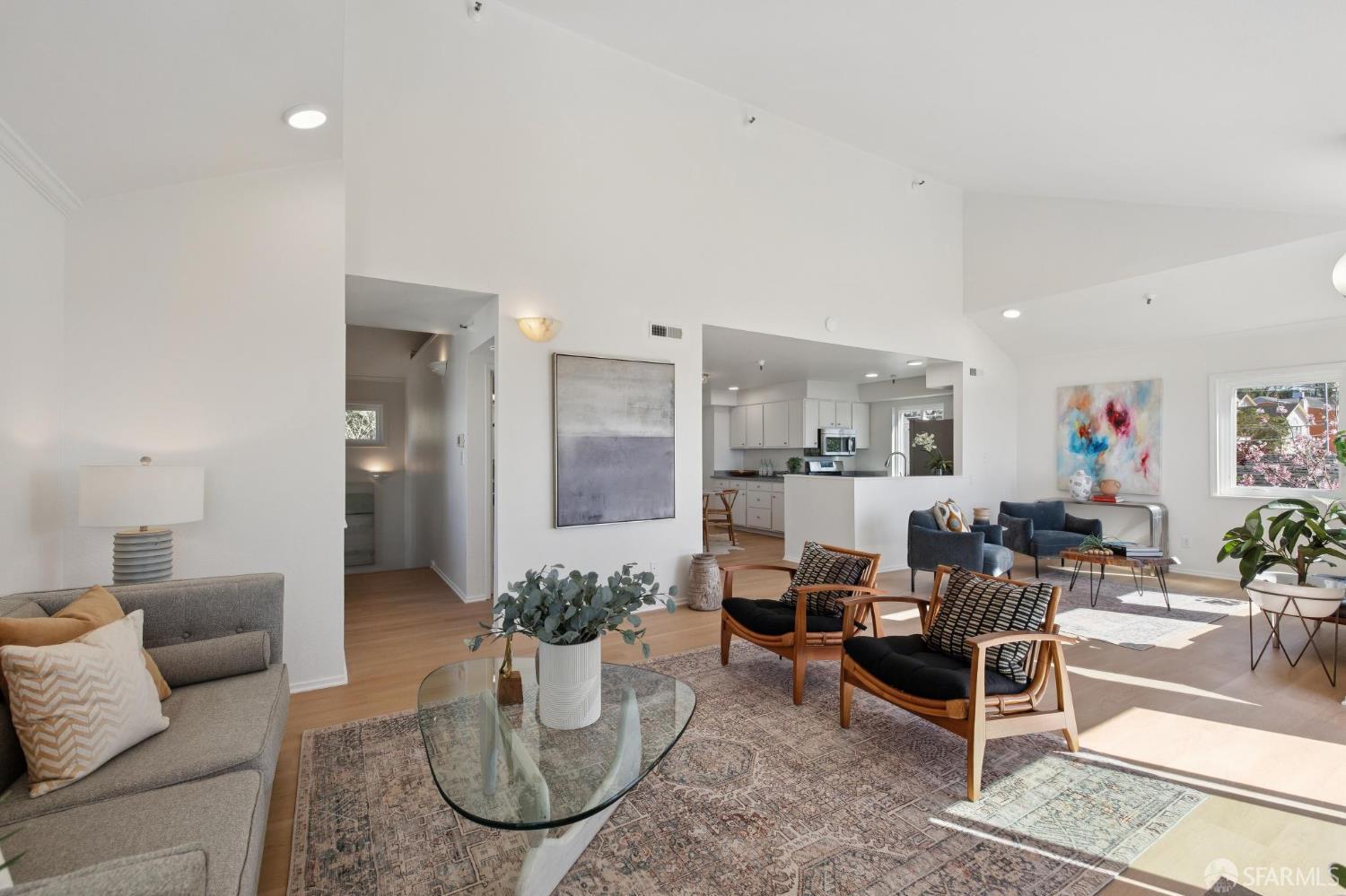 Detail Gallery Image 4 of 53 For 528 Monterey Rd, Pacifica,  CA 94044 - 3 Beds | 2/1 Baths