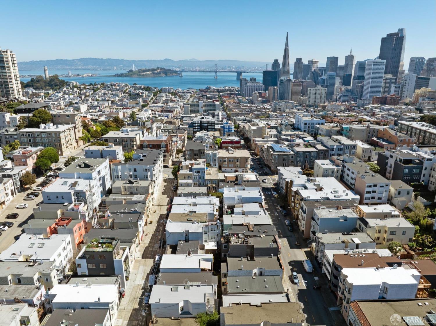 Detail Gallery Image 6 of 32 For 169 Bernard St, San Francisco,  CA 94109 - 2 Beds | 2 Baths