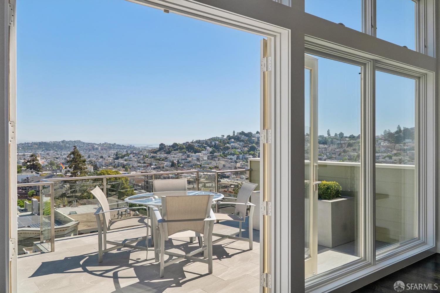 Detail Gallery Image 37 of 47 For 42 Ord St, San Francisco,  CA 94114 - 3 Beds | 3/1 Baths