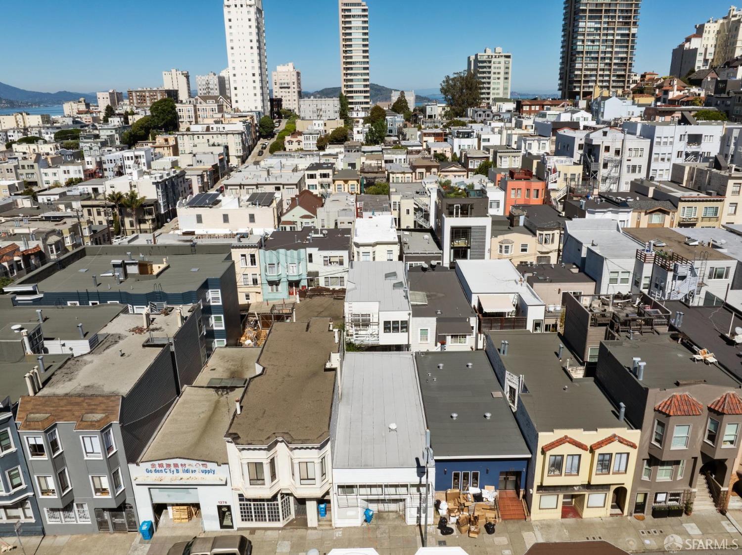 Detail Gallery Image 9 of 32 For 169 Bernard St, San Francisco,  CA 94109 - 2 Beds | 2 Baths