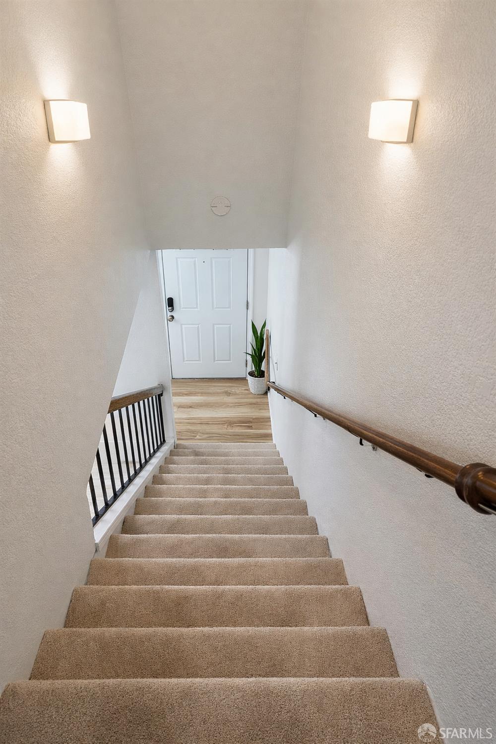 Detail Gallery Image 3 of 5 For 8 Sheffield Ct, San Pablo,  CA 94806 - 2 Beds | 1/1 Baths