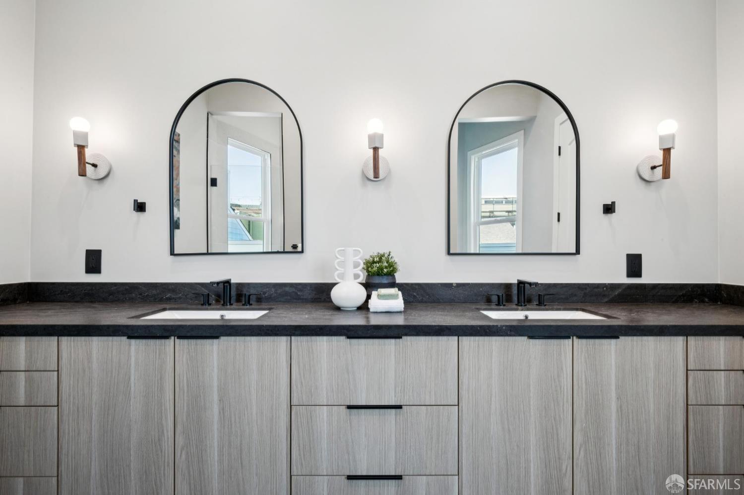 Detail Gallery Image 36 of 58 For 626 Shotwell St, San Francisco,  CA 94110 - 6 Beds | 6 Baths