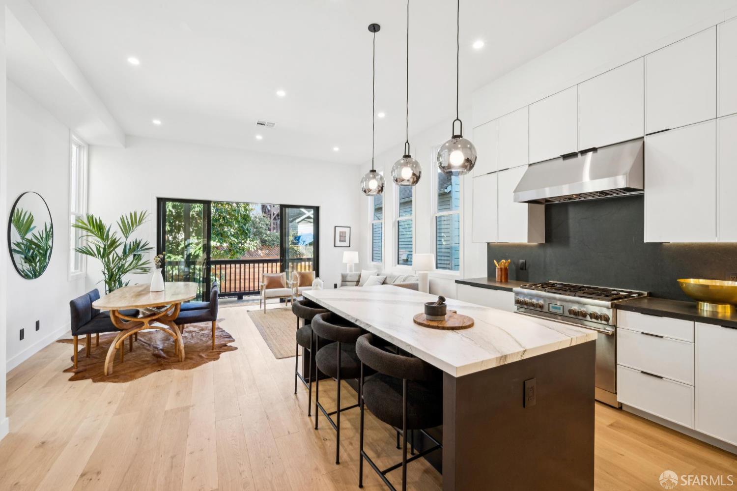 Detail Gallery Image 10 of 58 For 626 Shotwell St, San Francisco,  CA 94110 - 6 Beds | 6 Baths