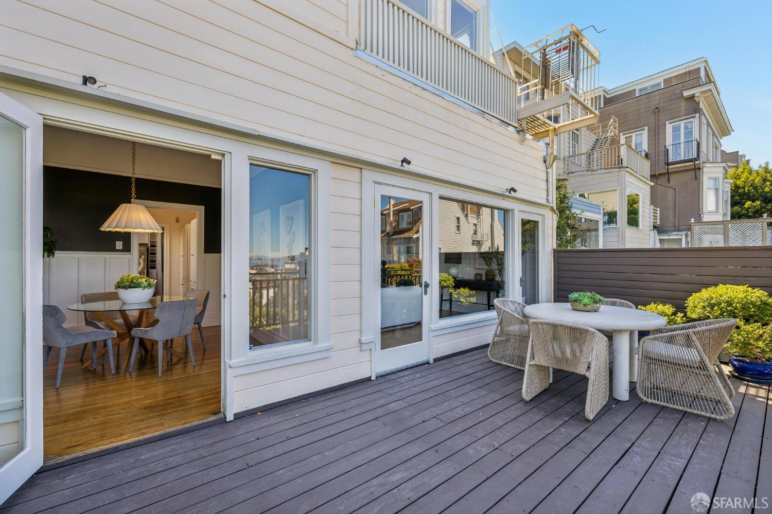 Detail Gallery Image 30 of 71 For 2466 Union St, San Francisco,  CA 94123 - 6 Beds | 4/1 Baths