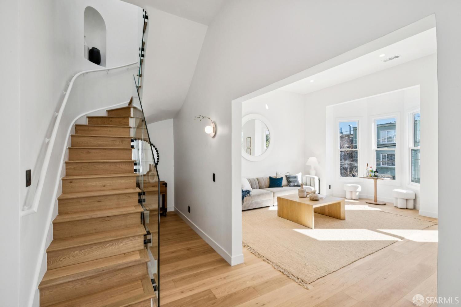 Detail Gallery Image 2 of 58 For 626 Shotwell St, San Francisco,  CA 94110 - 6 Beds | 6 Baths