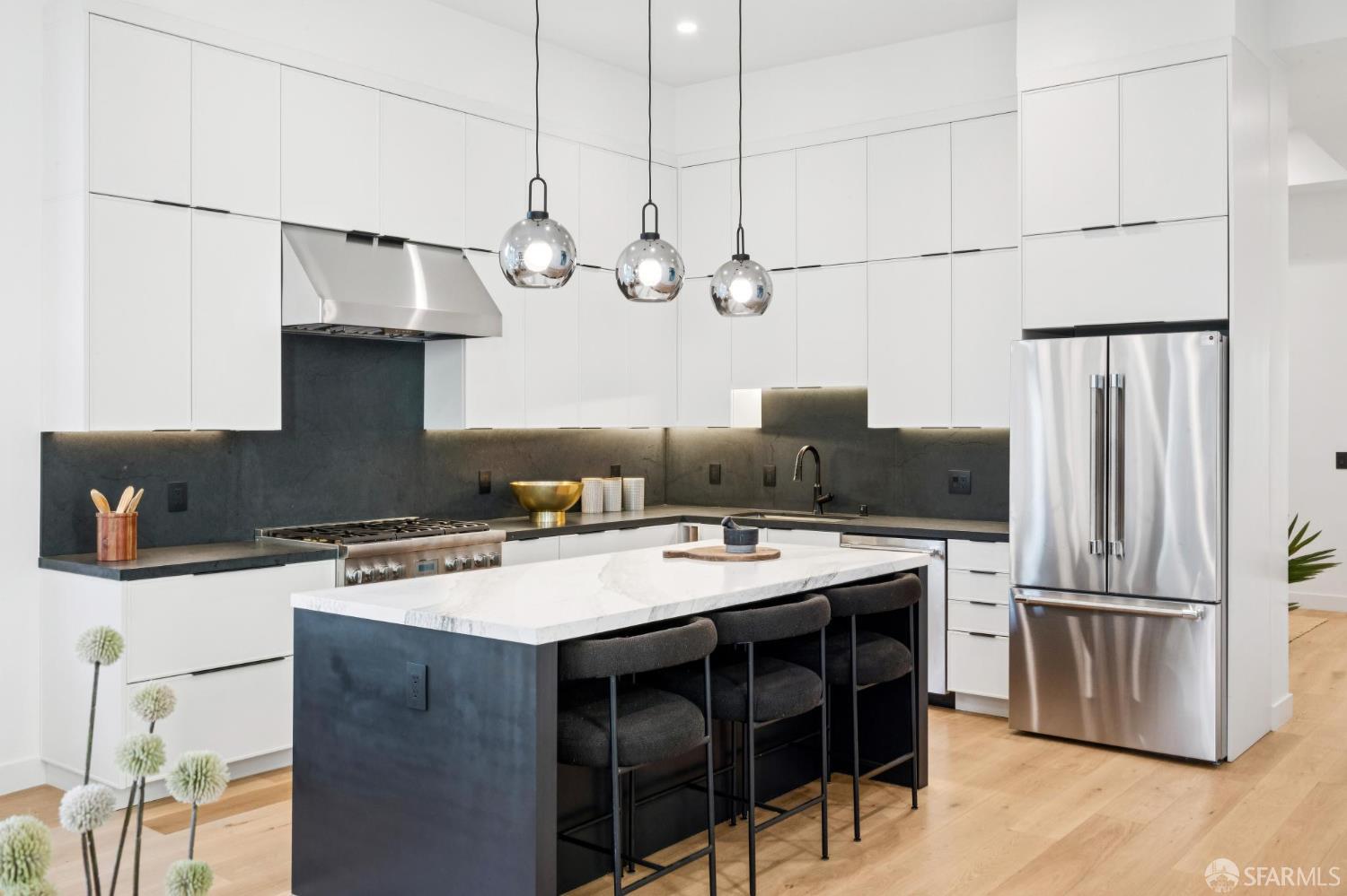 Detail Gallery Image 7 of 58 For 626 Shotwell St, San Francisco,  CA 94110 - 6 Beds | 6 Baths