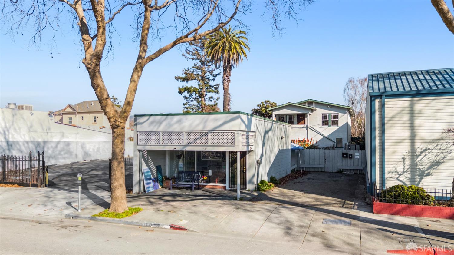 Detail Gallery Image 2 of 16 For 2221 San Pablo Ave, Berkeley,  CA 94702 - – Beds | – Baths