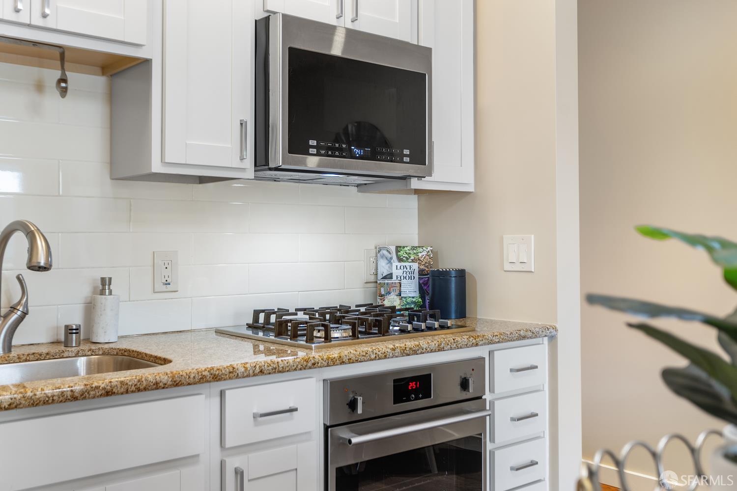 Detail Gallery Image 41 of 60 For 1414 12th St, Oakland,  CA 94607 - 5 Beds | 3 Baths