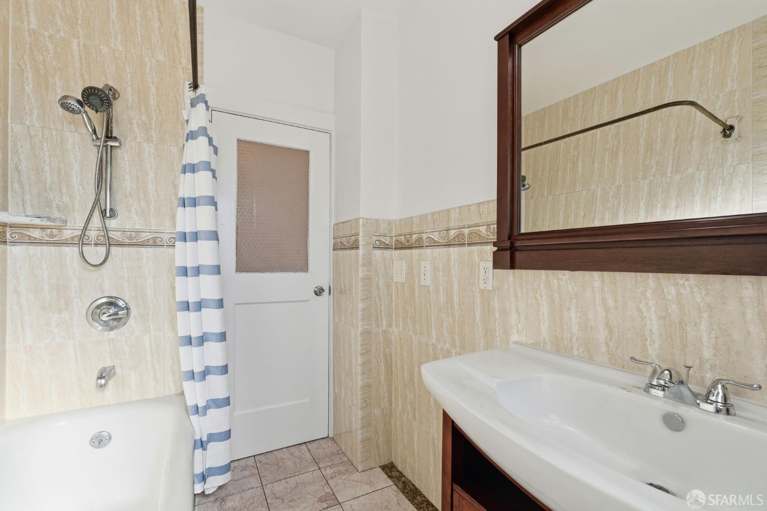 Detail Gallery Image 27 of 40 For 726 E 23rd St, Oakland,  CA 94606 - 3 Beds | 2/1 Baths