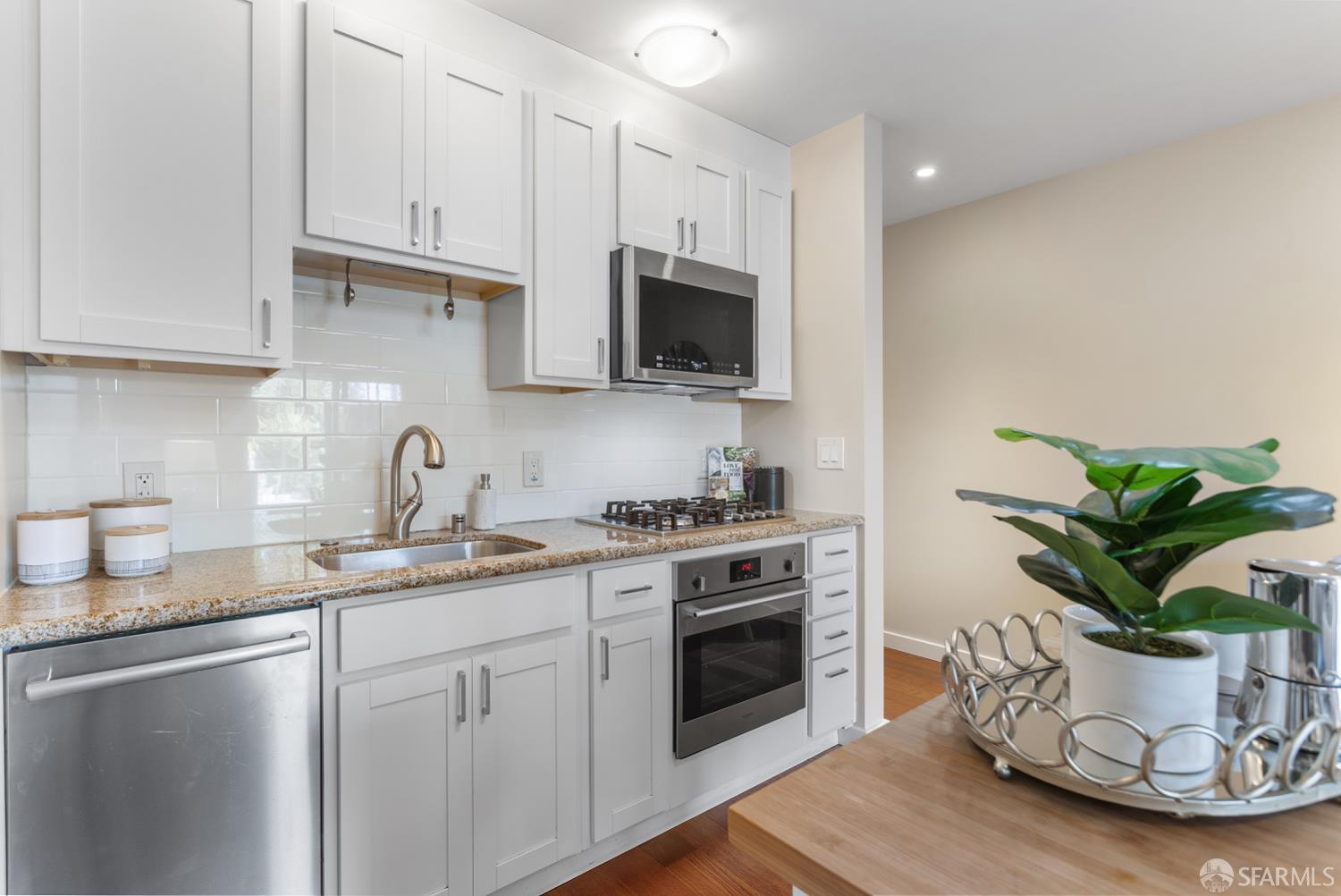 Detail Gallery Image 40 of 60 For 1414 12th St, Oakland,  CA 94607 - 5 Beds | 3 Baths