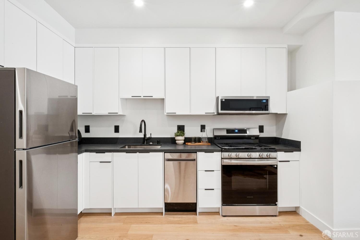 Detail Gallery Image 48 of 56 For 626 Shotwell St, San Francisco,  CA 94110 - – Beds | – Baths