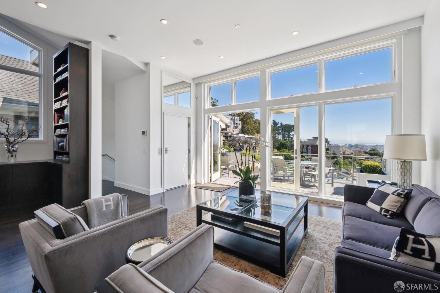 Detail Gallery Image 5 of 47 For 42 Ord St, San Francisco,  CA 94114 - 3 Beds | 3/1 Baths