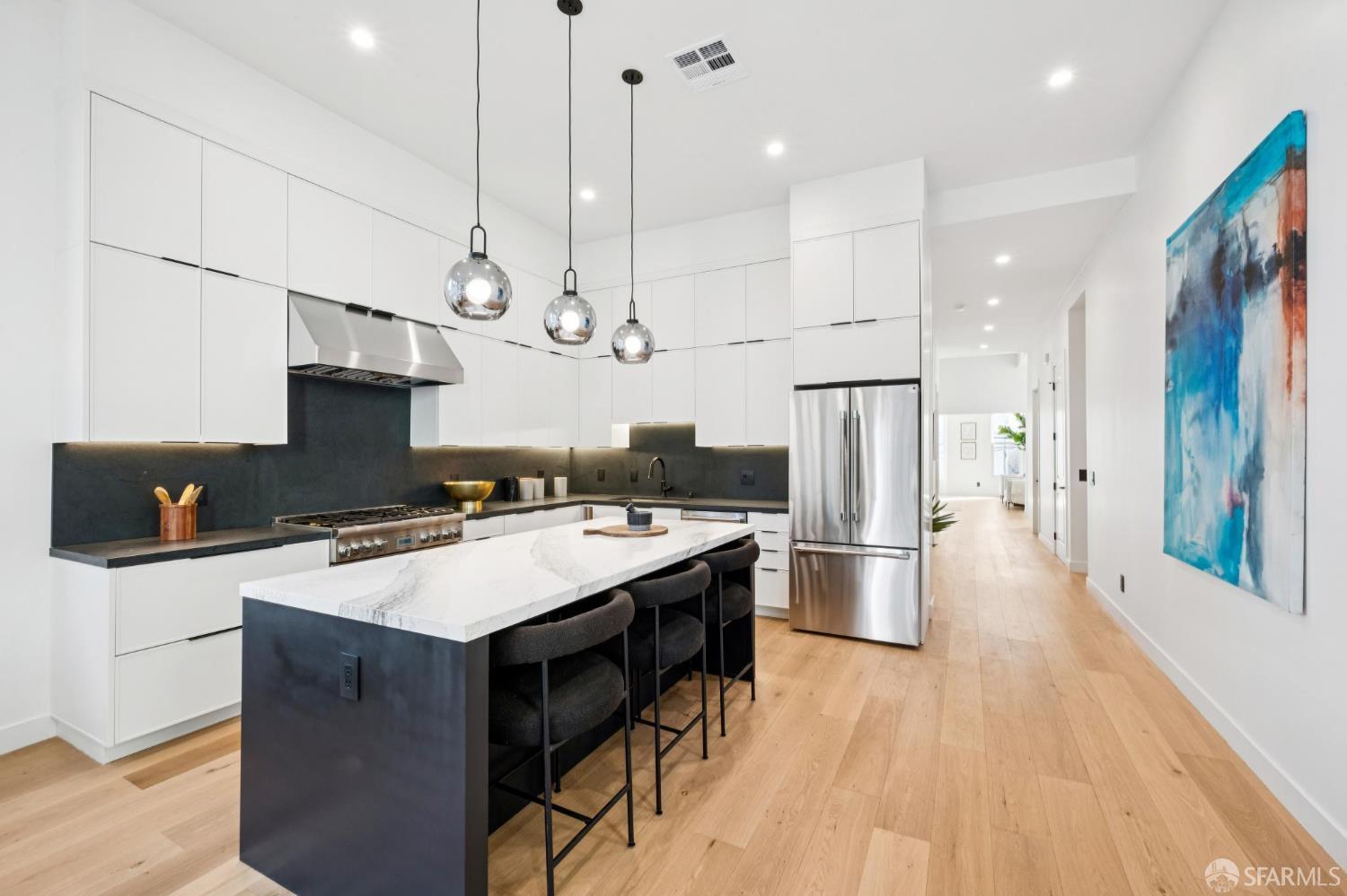 Detail Gallery Image 13 of 56 For 626 Shotwell St, San Francisco,  CA 94110 - – Beds | – Baths