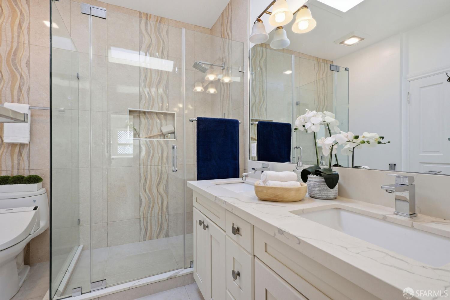 Detail Gallery Image 13 of 45 For 2050 16th Ave, San Francisco,  CA 94116 - 5 Beds | 3/1 Baths