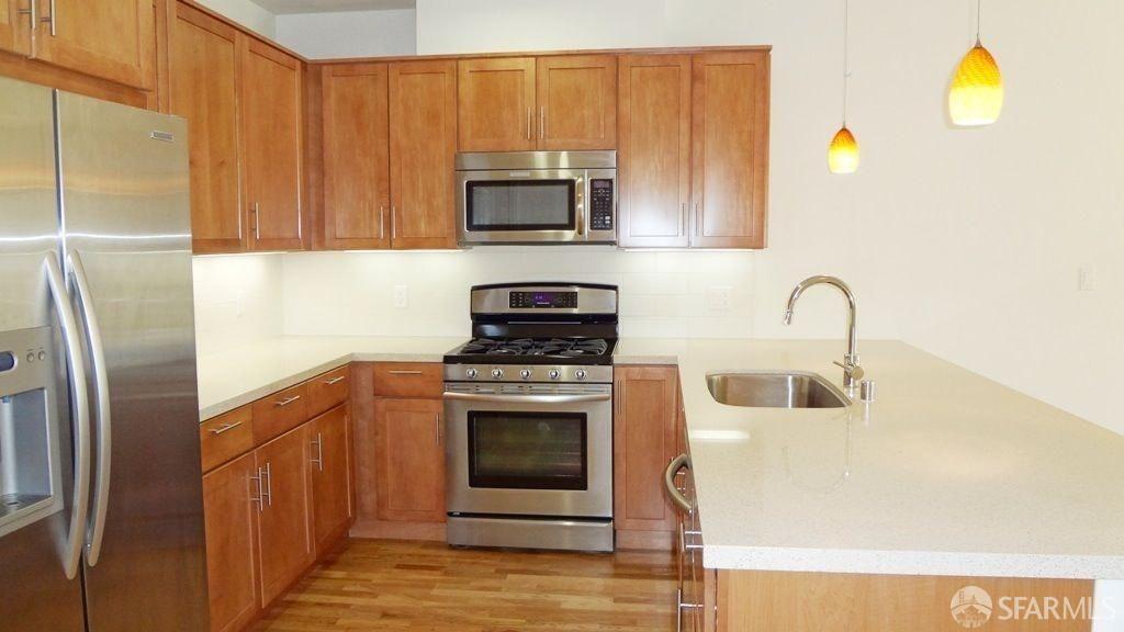 Detail Gallery Image 7 of 13 For 21 South Claremont St, San Mateo,  CA 94401 - 2 Beds | 1/1 Baths