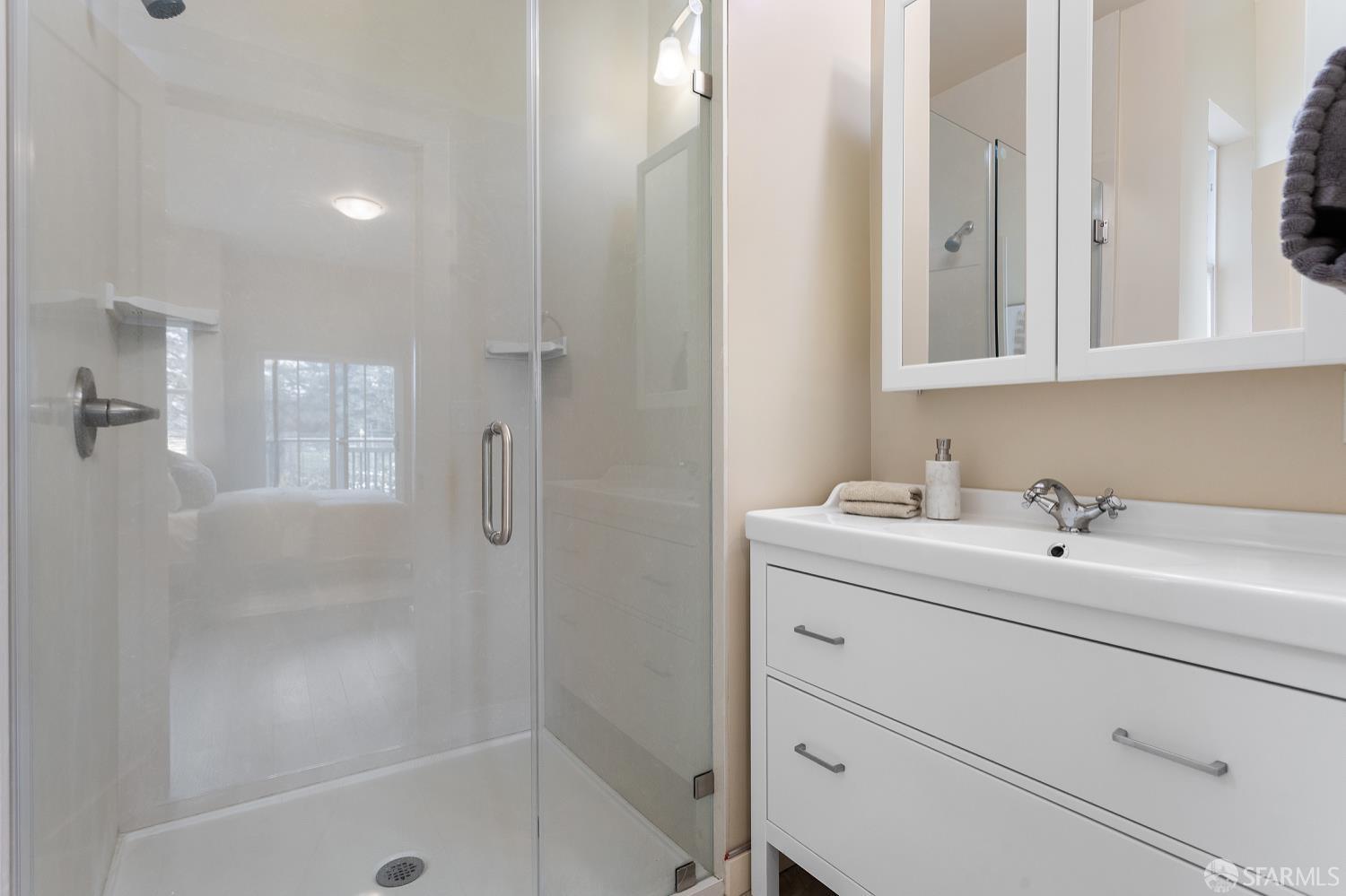 Detail Gallery Image 24 of 60 For 1414 12th St, Oakland,  CA 94607 - 5 Beds | 3 Baths