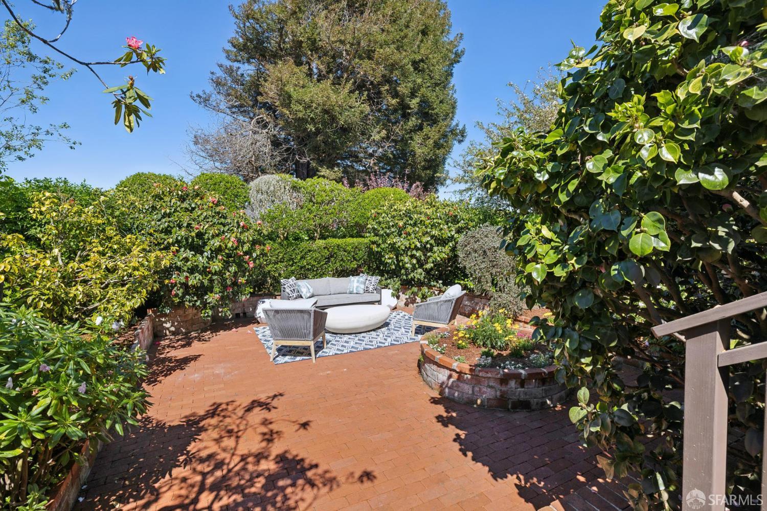 Detail Gallery Image 57 of 71 For 2466 Union St, San Francisco,  CA 94123 - 6 Beds | 4/1 Baths