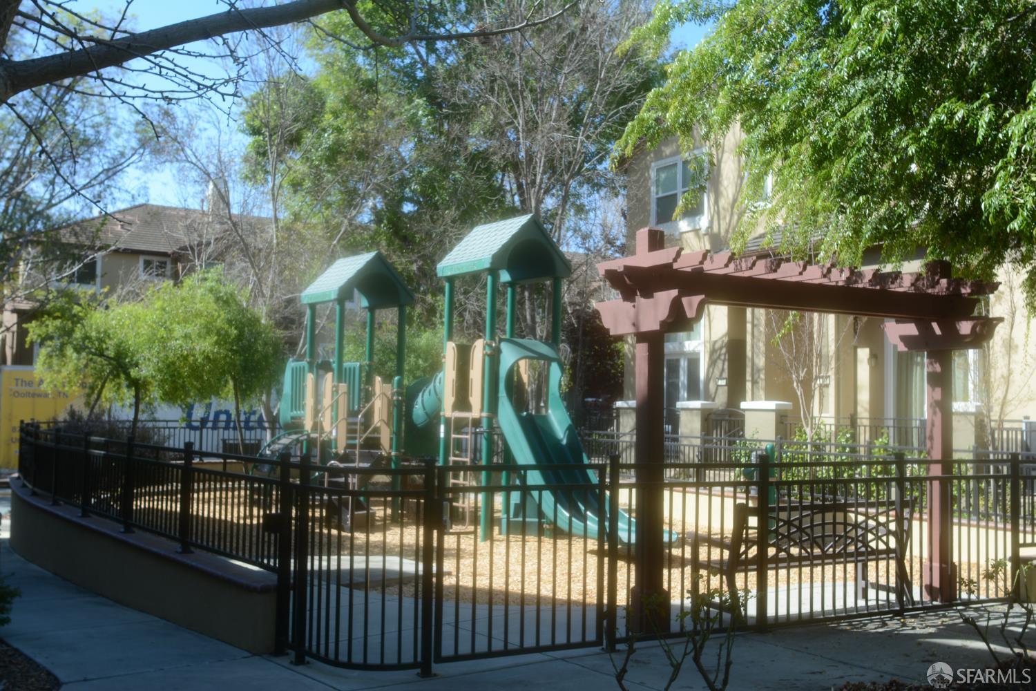 Detail Gallery Image 20 of 25 For 1194 Gliessen Ter, Sunnyvale,  CA 94089 - 2 Beds | 2/1 Baths