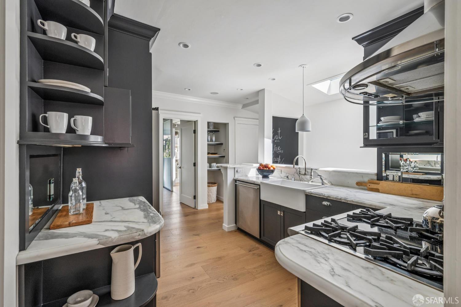 Detail Gallery Image 12 of 66 For 140 Quintara St, San Francisco,  CA 94116 - 3 Beds | 3 Baths