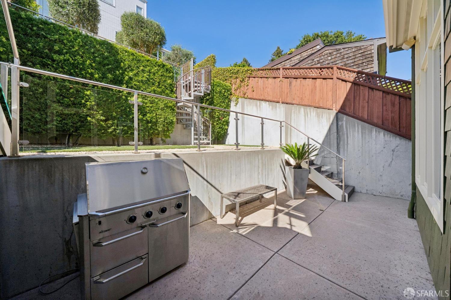 Detail Gallery Image 31 of 47 For 42 Ord St, San Francisco,  CA 94114 - 3 Beds | 3/1 Baths