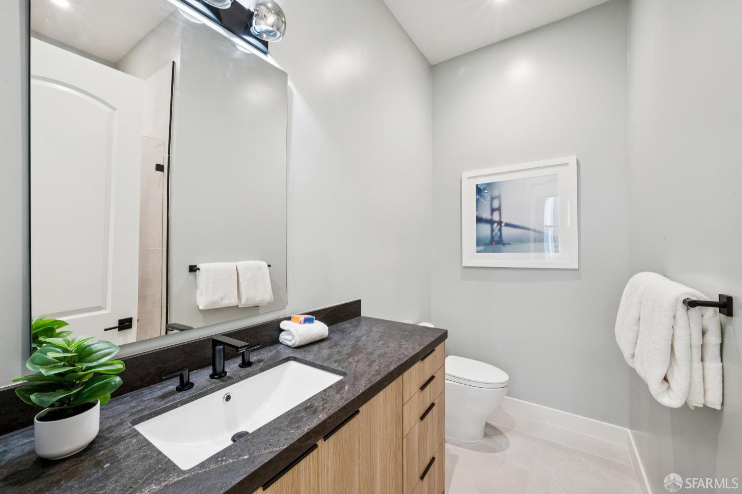 Detail Gallery Image 19 of 56 For 626 Shotwell St, San Francisco,  CA 94110 - – Beds | – Baths