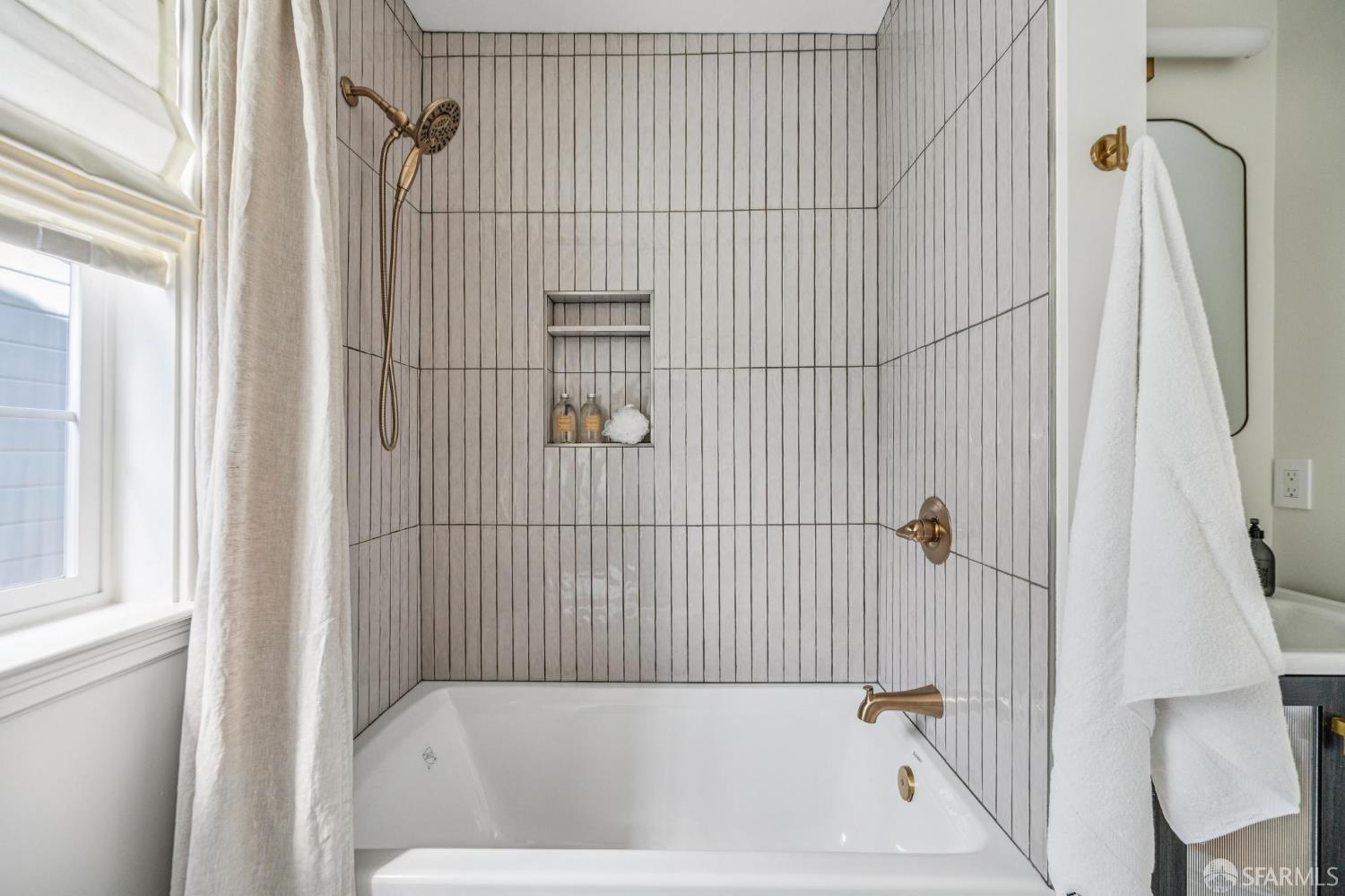 Detail Gallery Image 41 of 66 For 140 Quintara St, San Francisco,  CA 94116 - 3 Beds | 3 Baths