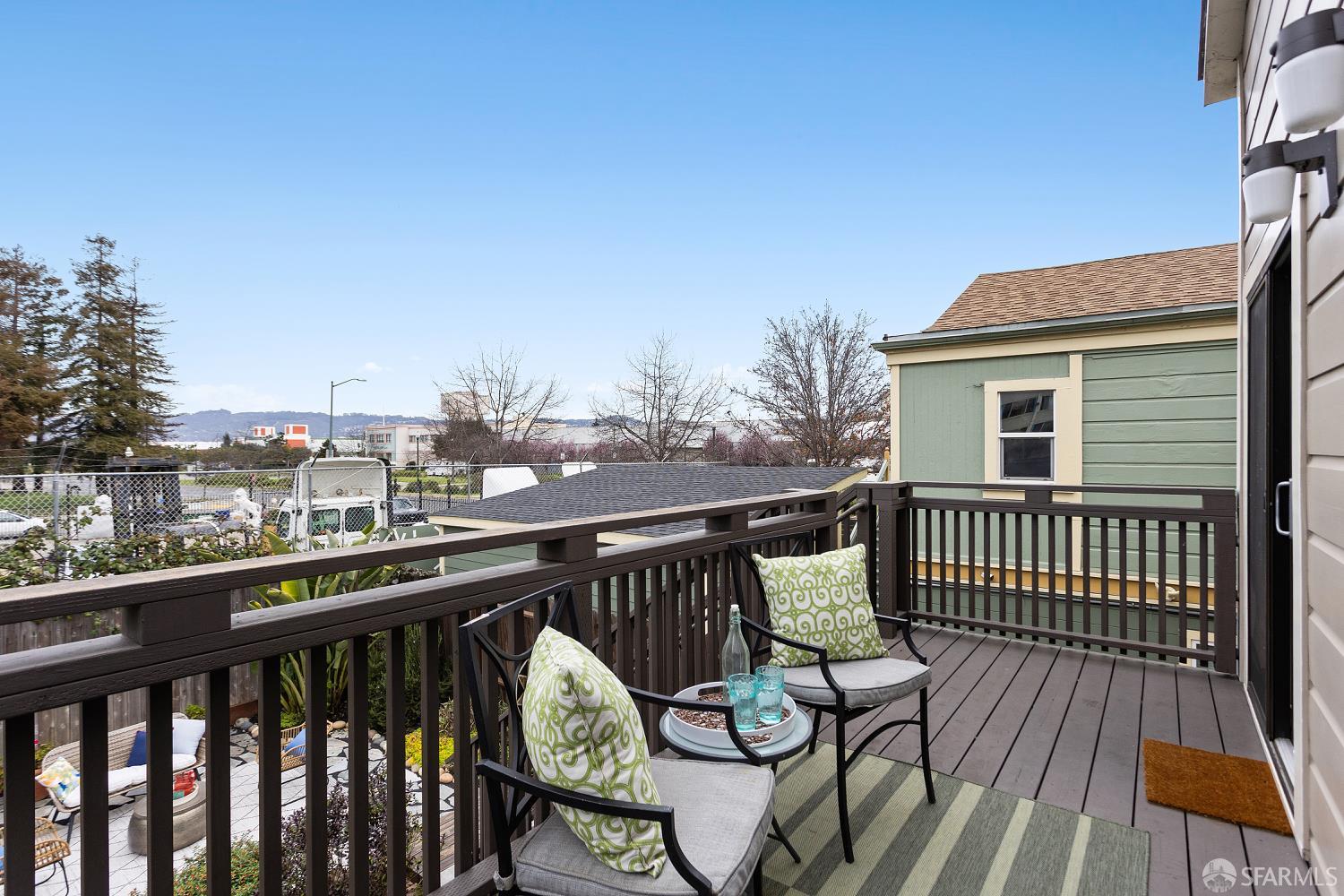 Detail Gallery Image 27 of 60 For 1414 12th St, Oakland,  CA 94607 - 5 Beds | 3 Baths