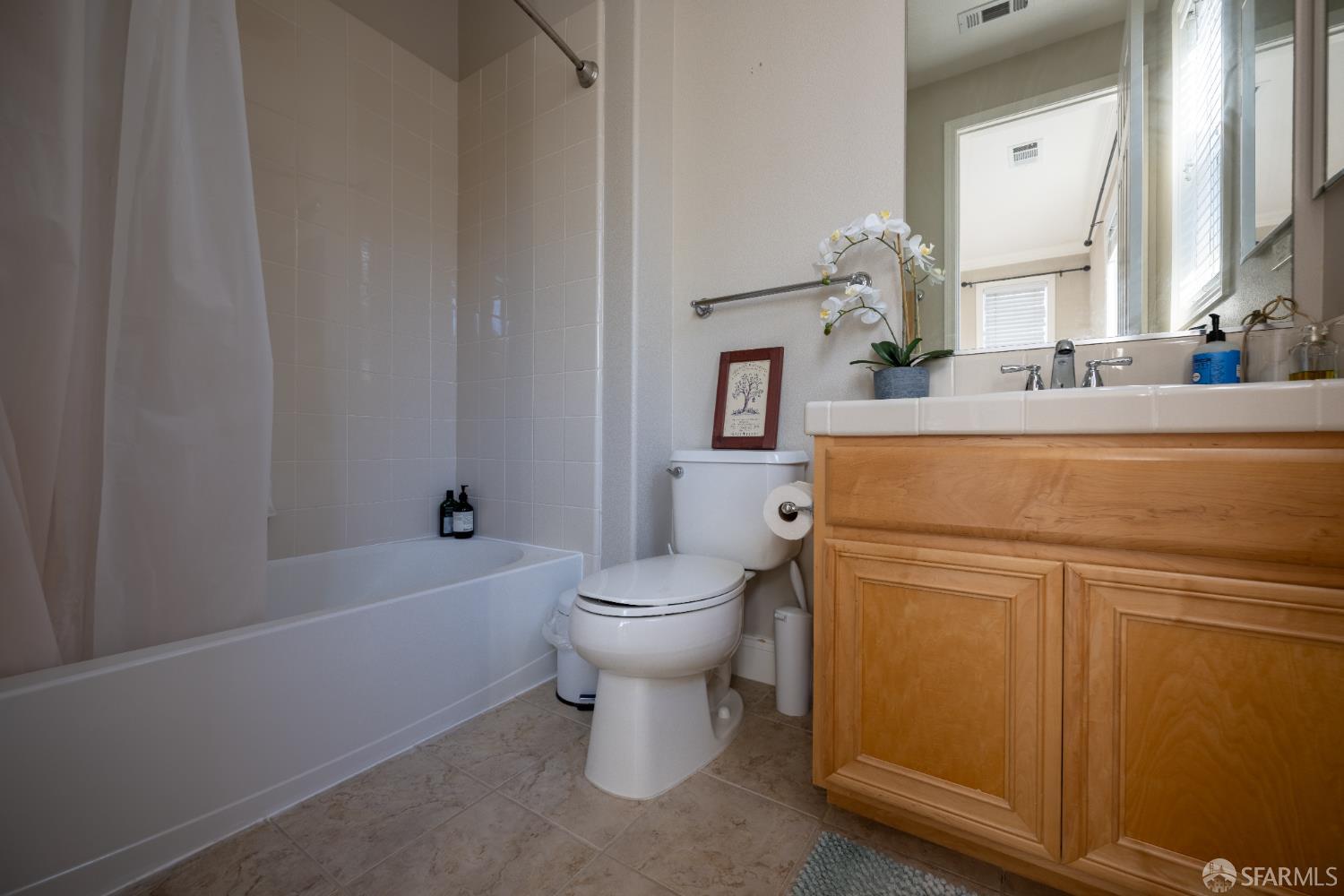 Detail Gallery Image 14 of 25 For 1194 Gliessen Ter, Sunnyvale,  CA 94089 - 2 Beds | 2/1 Baths