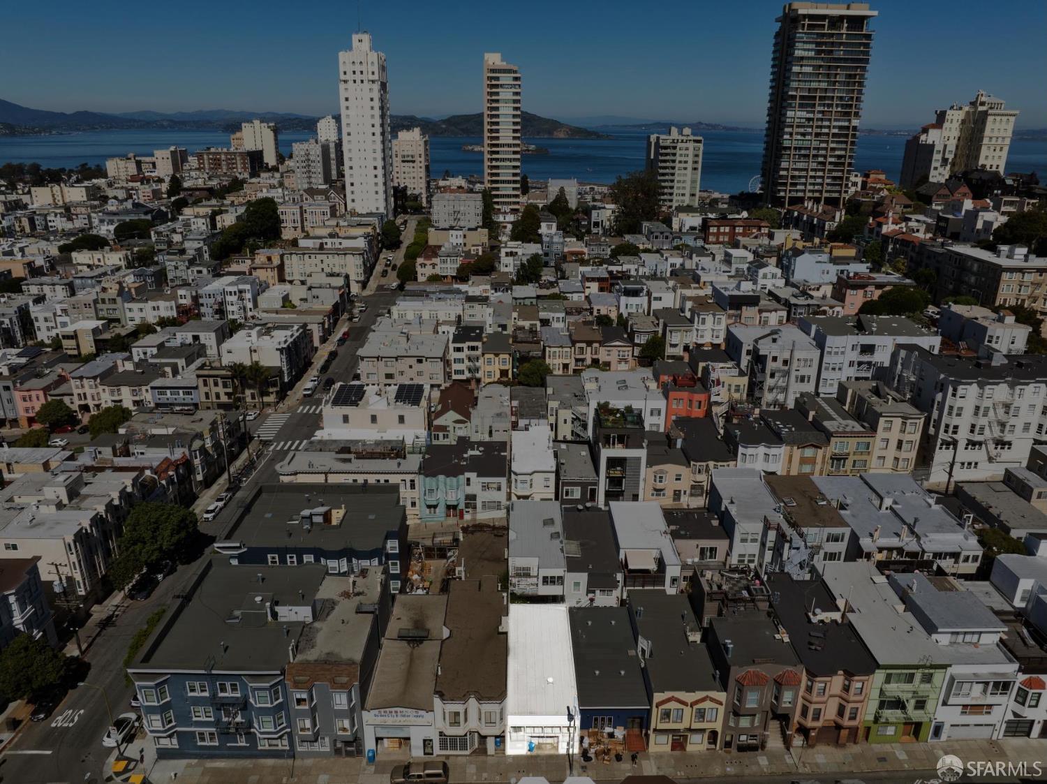 Detail Gallery Image 3 of 32 For 169 Bernard St, San Francisco,  CA 94109 - 2 Beds | 2 Baths