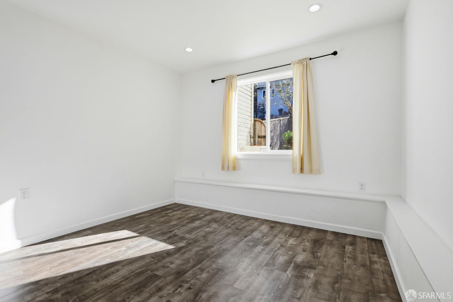 Detail Gallery Image 19 of 45 For 2050 16th Ave, San Francisco,  CA 94116 - 5 Beds | 3/1 Baths