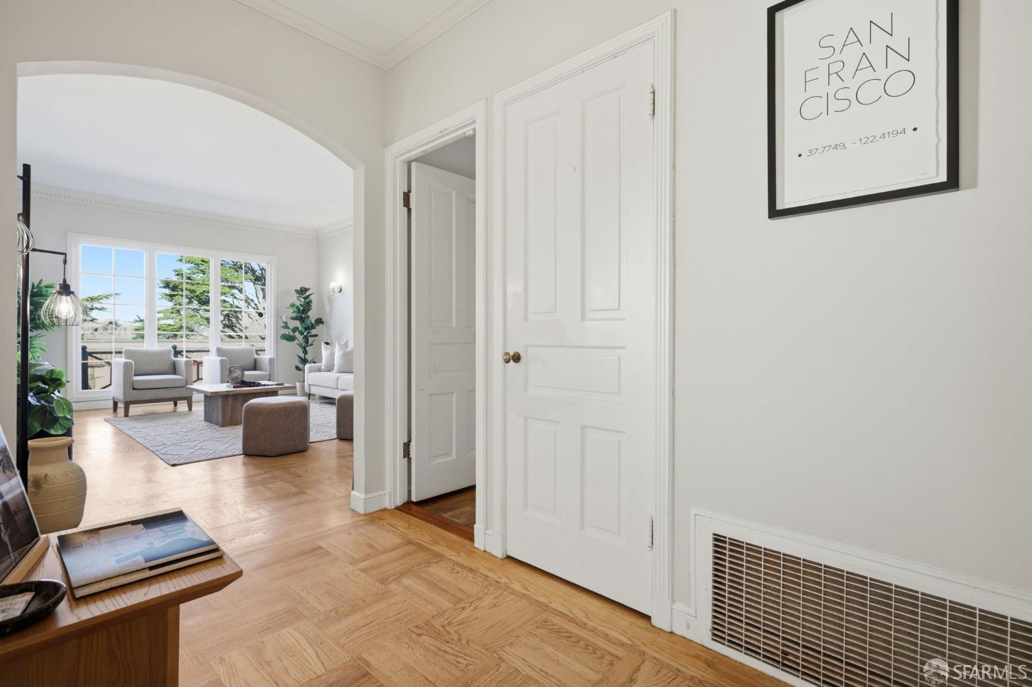 Detail Gallery Image 5 of 45 For 2050 16th Ave, San Francisco,  CA 94116 - 5 Beds | 3/1 Baths