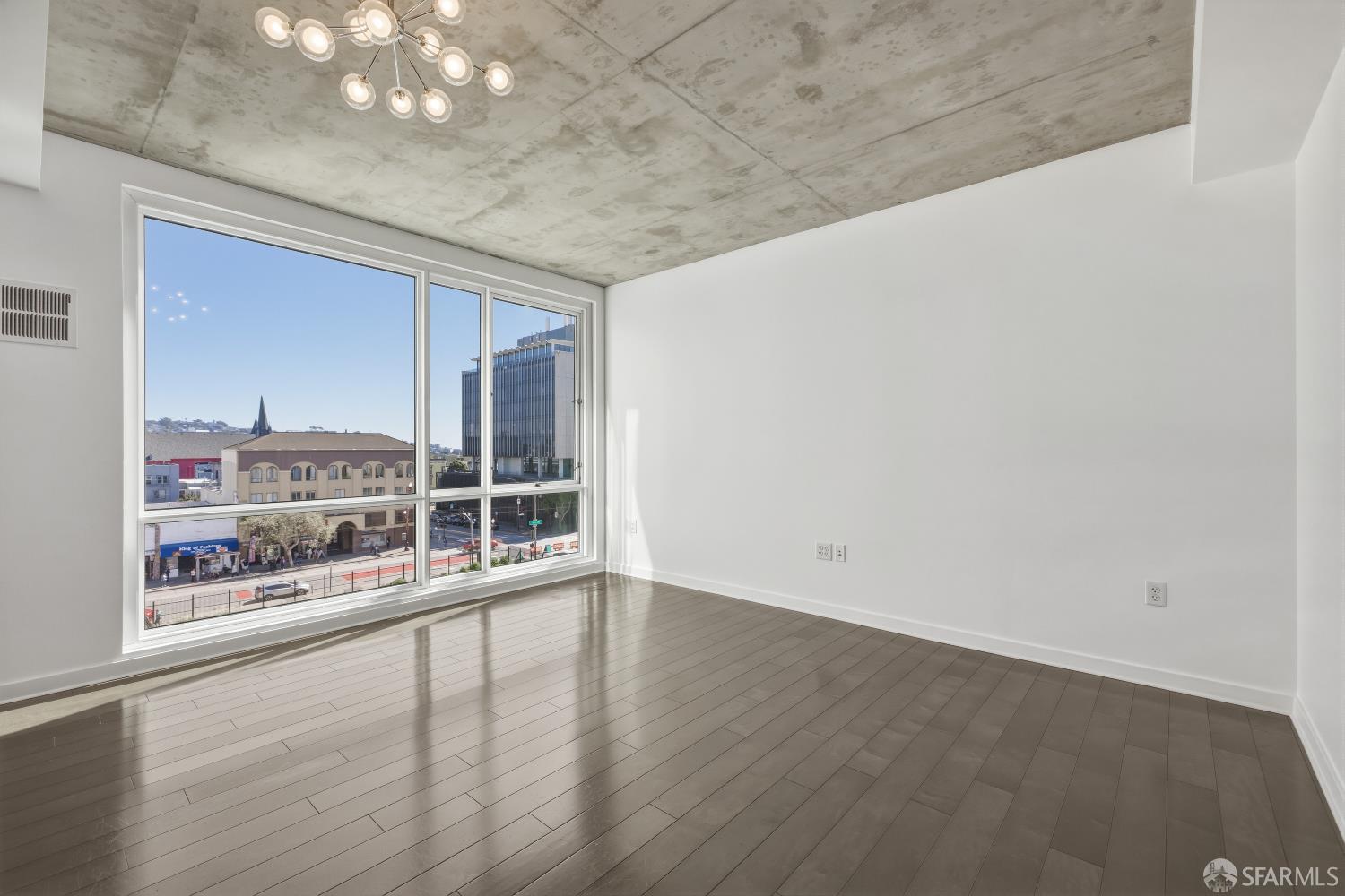 Detail Gallery Image 2 of 15 For 45 Bartlett St #516,  San Francisco,  CA 94110 - 1 Beds | 1 Baths
