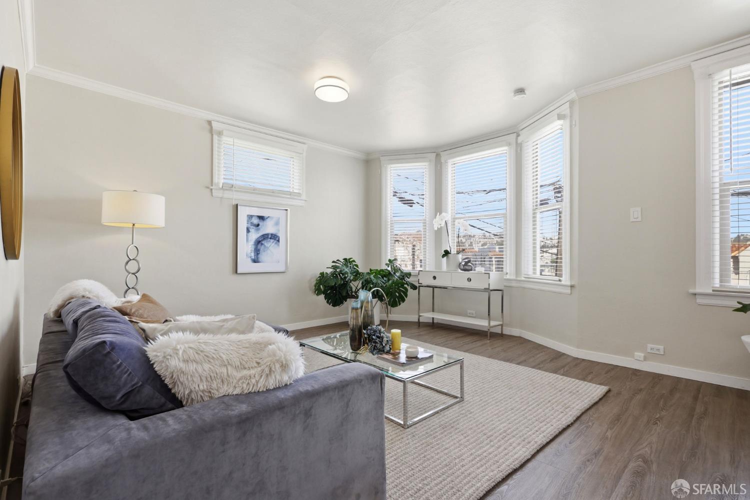 Detail Gallery Image 9 of 53 For 699 London St, San Francisco,  CA 94112 - 2 Beds | 2 Baths