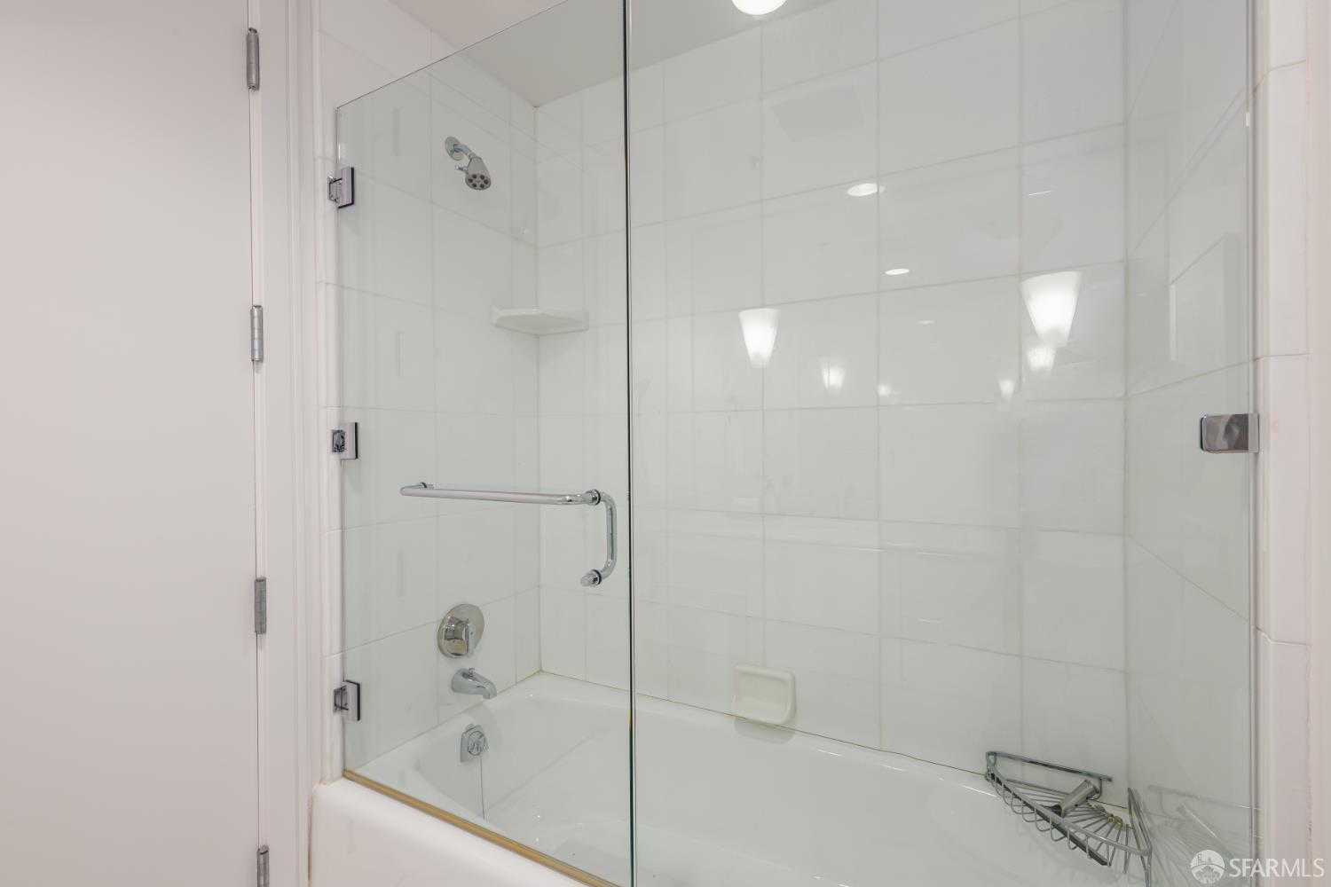 Photo #32: 426097807 Listing: Photo #32