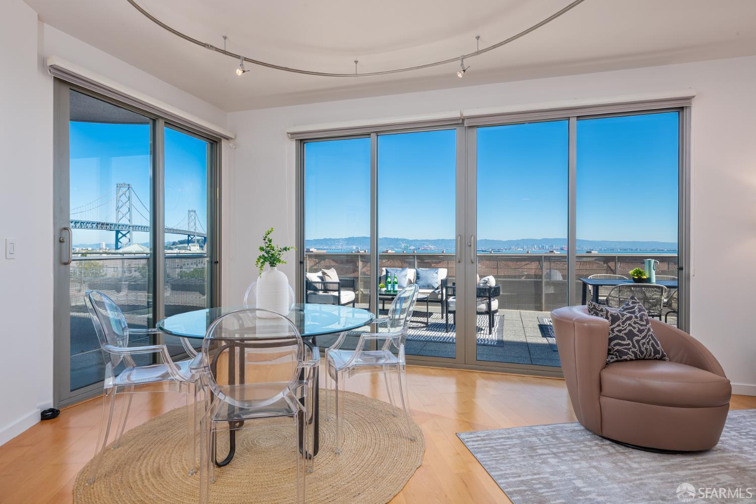 Photo #8: 426097807 Listing: Photo #8