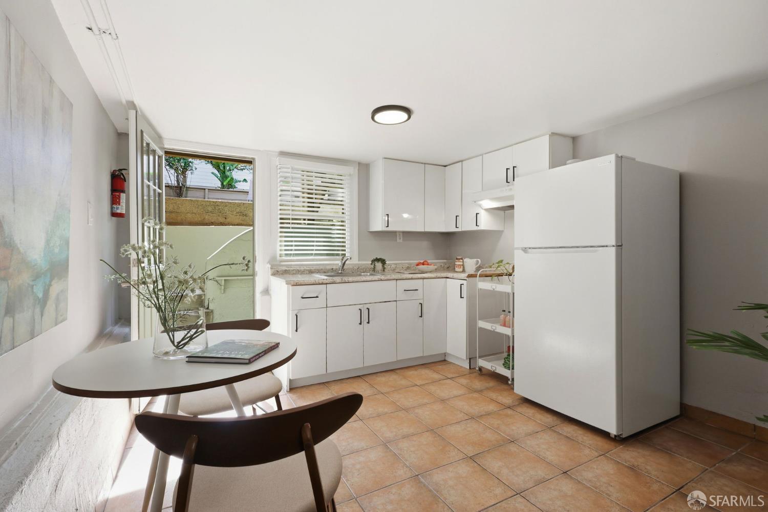 Detail Gallery Image 18 of 53 For 699 London St, San Francisco,  CA 94112 - 2 Beds | 2 Baths