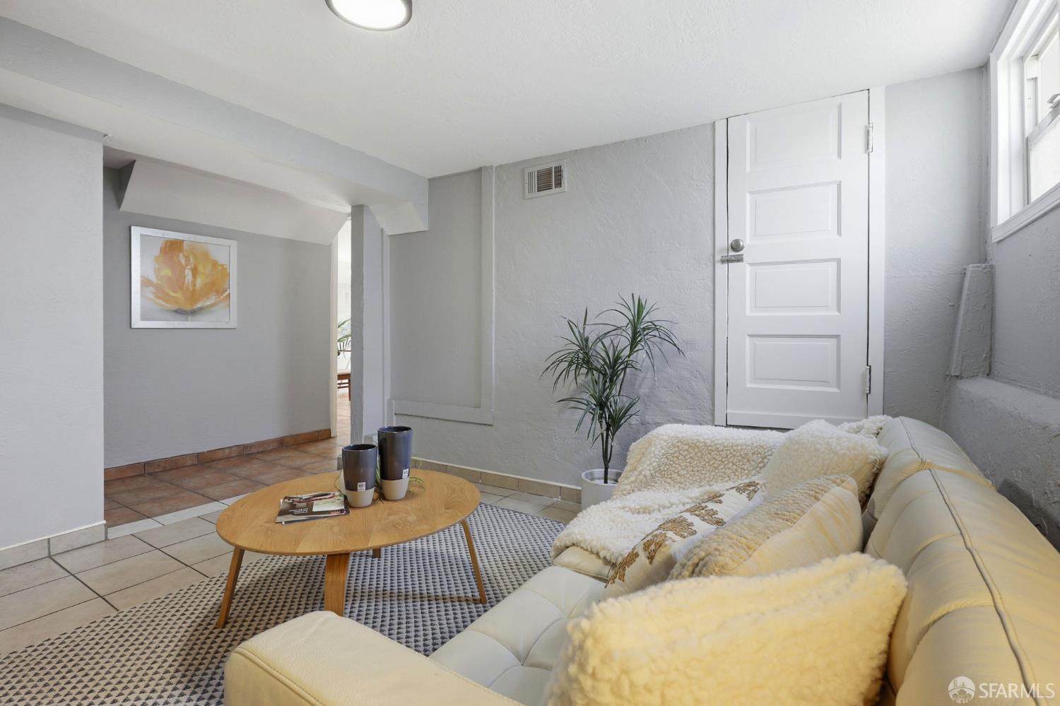 Detail Gallery Image 12 of 53 For 699 London St, San Francisco,  CA 94112 - 2 Beds | 2 Baths