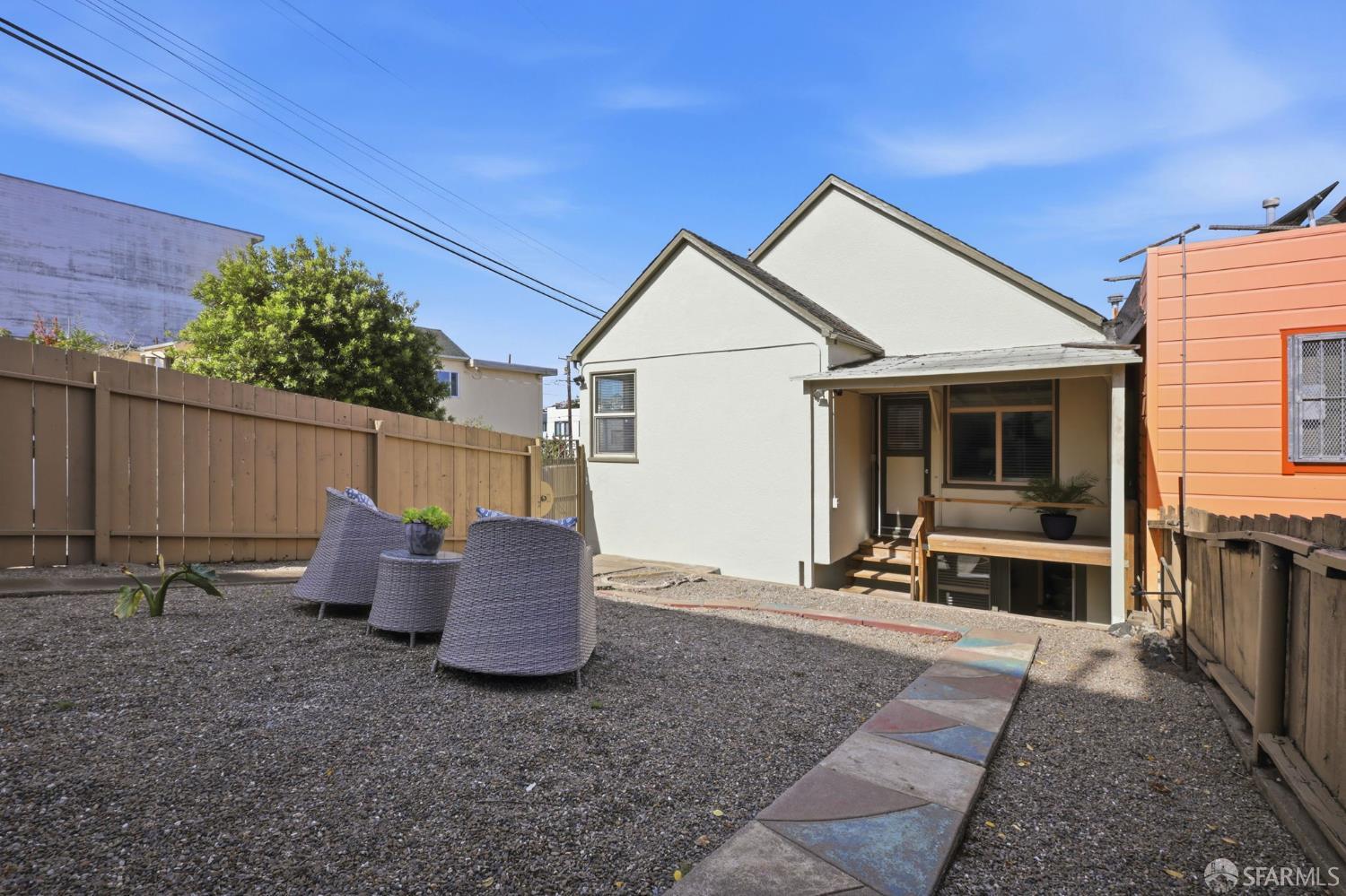 Detail Gallery Image 35 of 53 For 699 London St, San Francisco,  CA 94112 - 2 Beds | 2 Baths