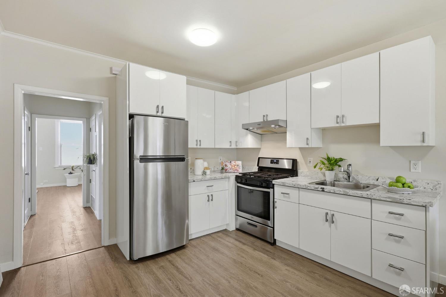 Detail Gallery Image 13 of 53 For 699 London St, San Francisco,  CA 94112 - 2 Beds | 2 Baths