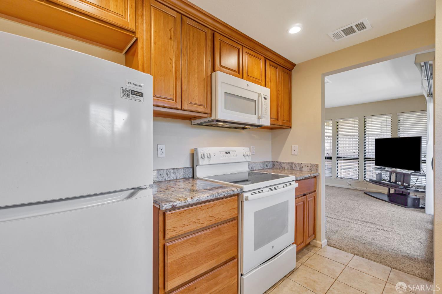 Detail Gallery Image 7 of 32 For 2415 Starlight Ln #155,  Antioch,  CA 94509 - 2 Beds | 2 Baths