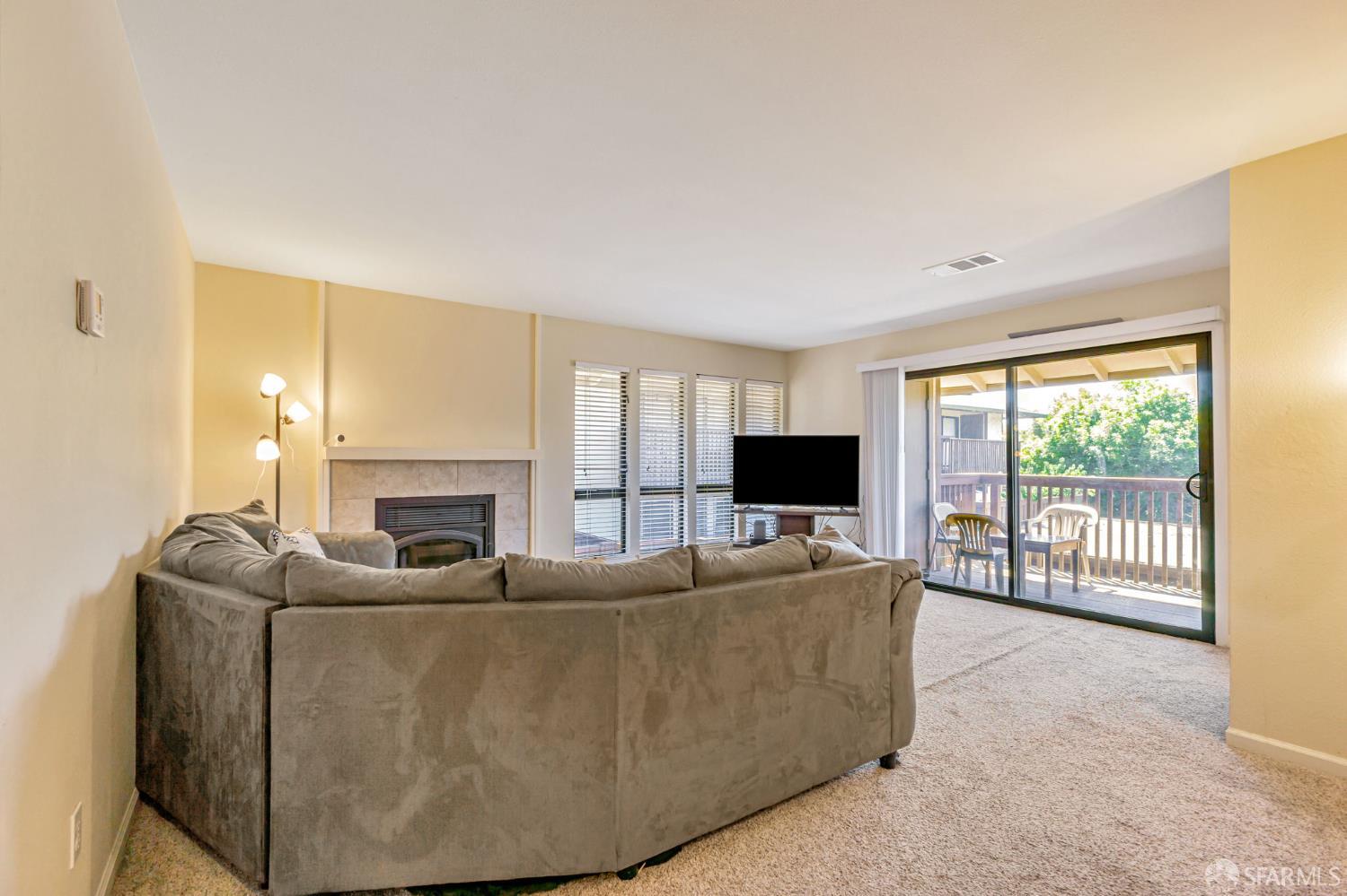 Detail Gallery Image 2 of 32 For 2415 Starlight Ln #155,  Antioch,  CA 94509 - 2 Beds | 2 Baths