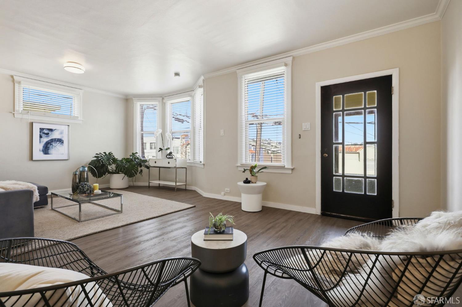 Detail Gallery Image 8 of 53 For 699 London St, San Francisco,  CA 94112 - 2 Beds | 2 Baths