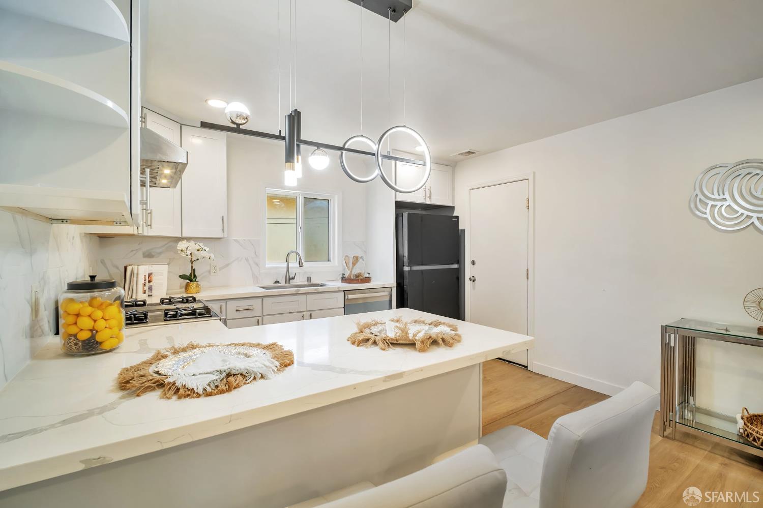 Detail Gallery Image 16 of 43 For 14828 Martell Ave, San Leandro,  CA 94578 - 5 Beds | 2 Baths