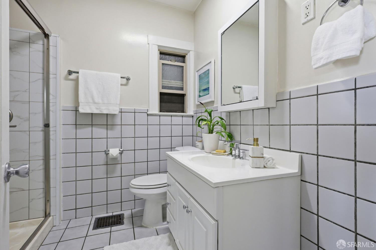 Detail Gallery Image 28 of 53 For 699 London St, San Francisco,  CA 94112 - 2 Beds | 2 Baths