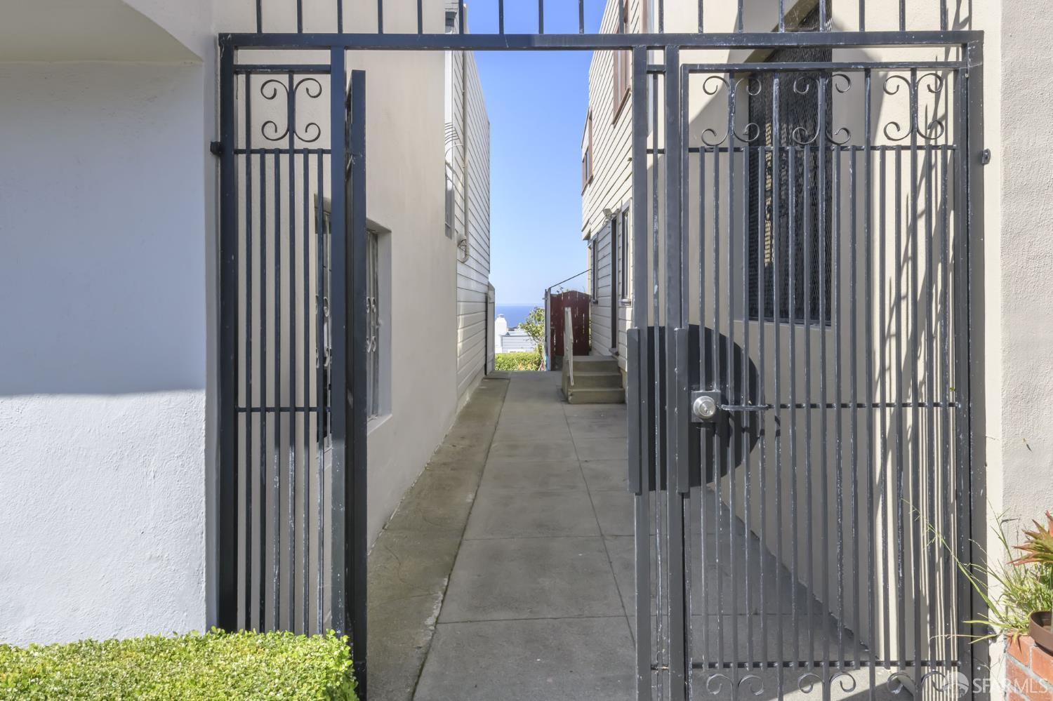 Detail Gallery Image 33 of 37 For 2231 29th Ave, San Francisco,  CA 94116 - 3 Beds | 1/1 Baths