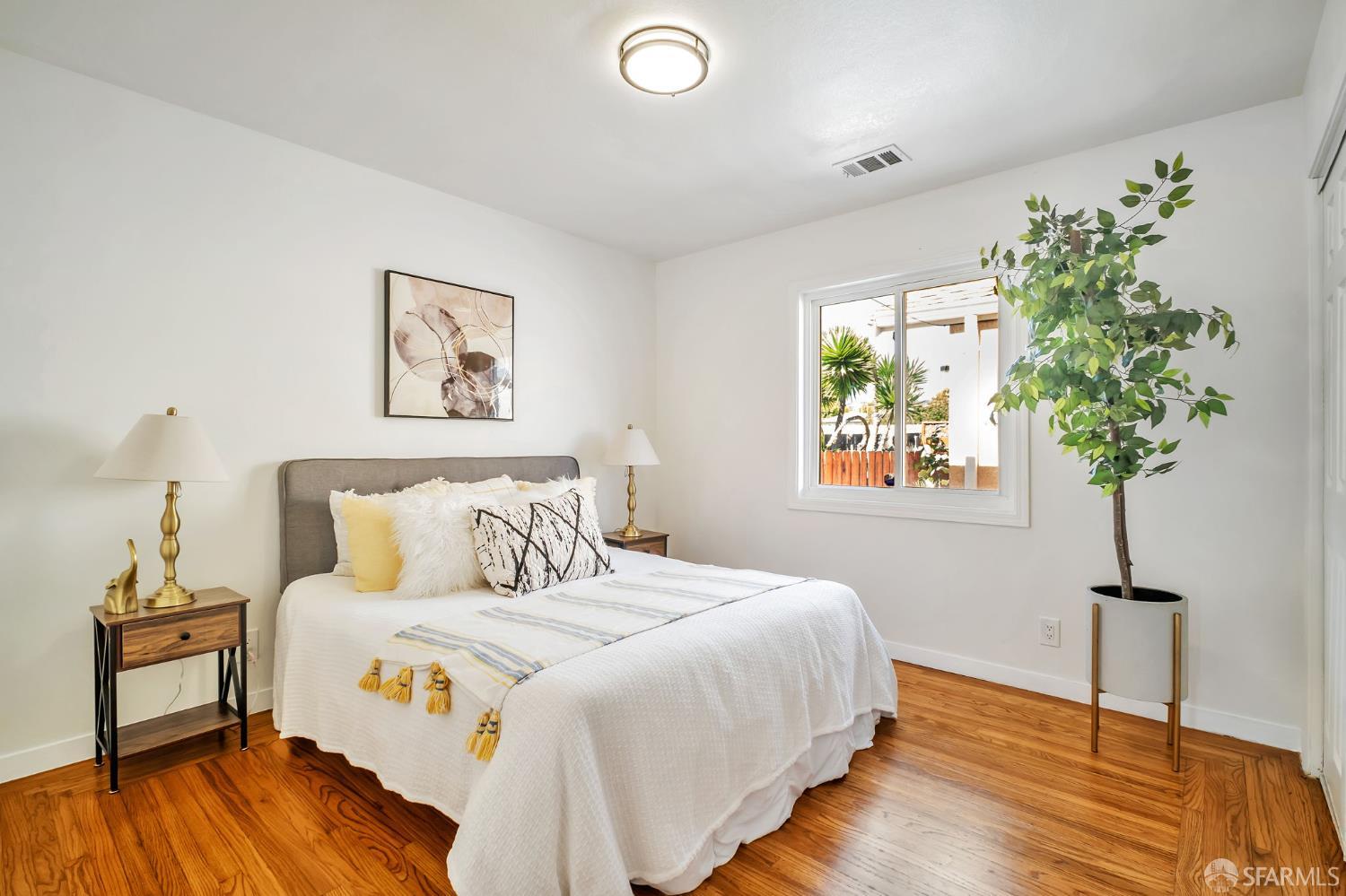 Detail Gallery Image 25 of 43 For 14828 Martell Ave, San Leandro,  CA 94578 - 5 Beds | 2 Baths